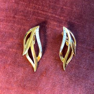 Vintage Monet clip on earrings